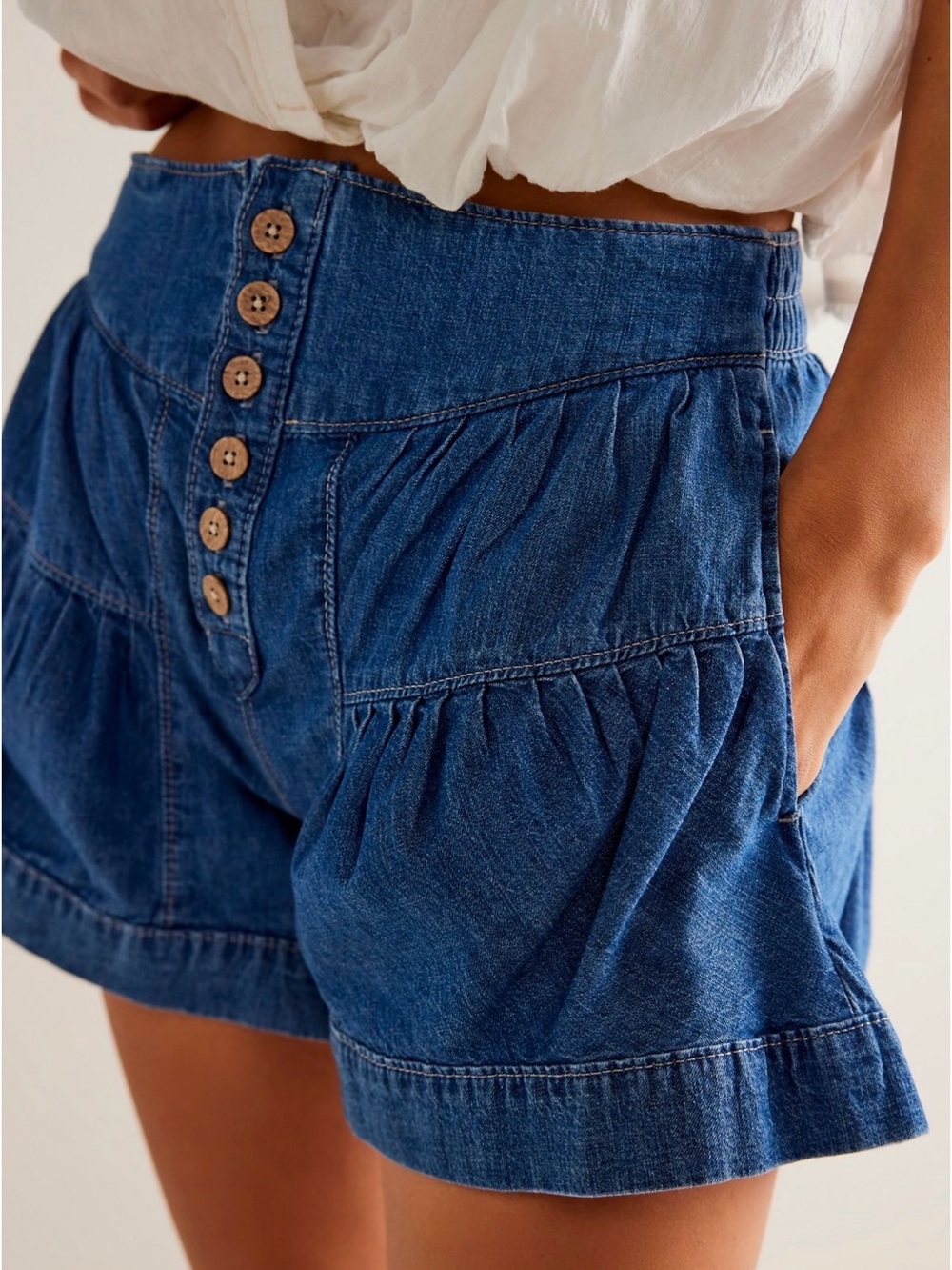 We The Free Fluer High Waist Ruffle Shorts - Picture 4 of 9